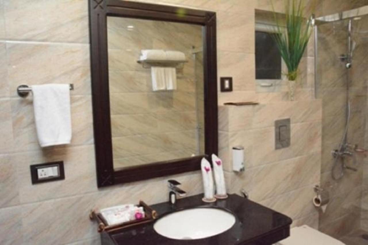 Hotel Atithi Guwahati Zewnętrze zdjęcie