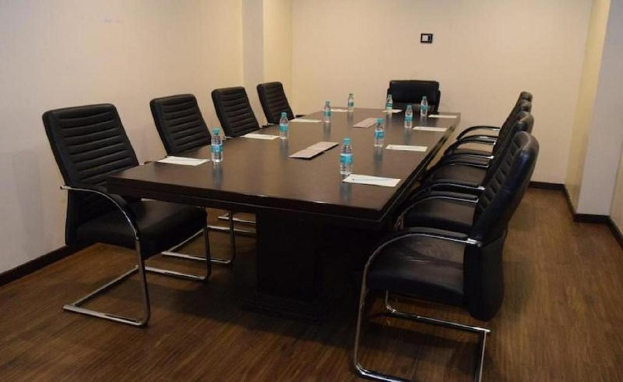 Hotel Atithi Guwahati Zewnętrze zdjęcie