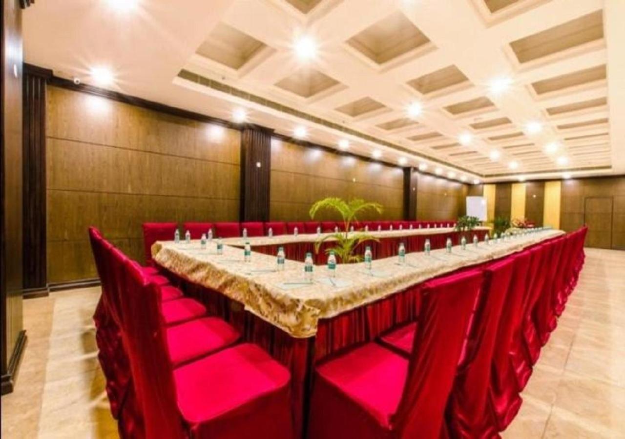 Hotel Atithi Guwahati Zewnętrze zdjęcie