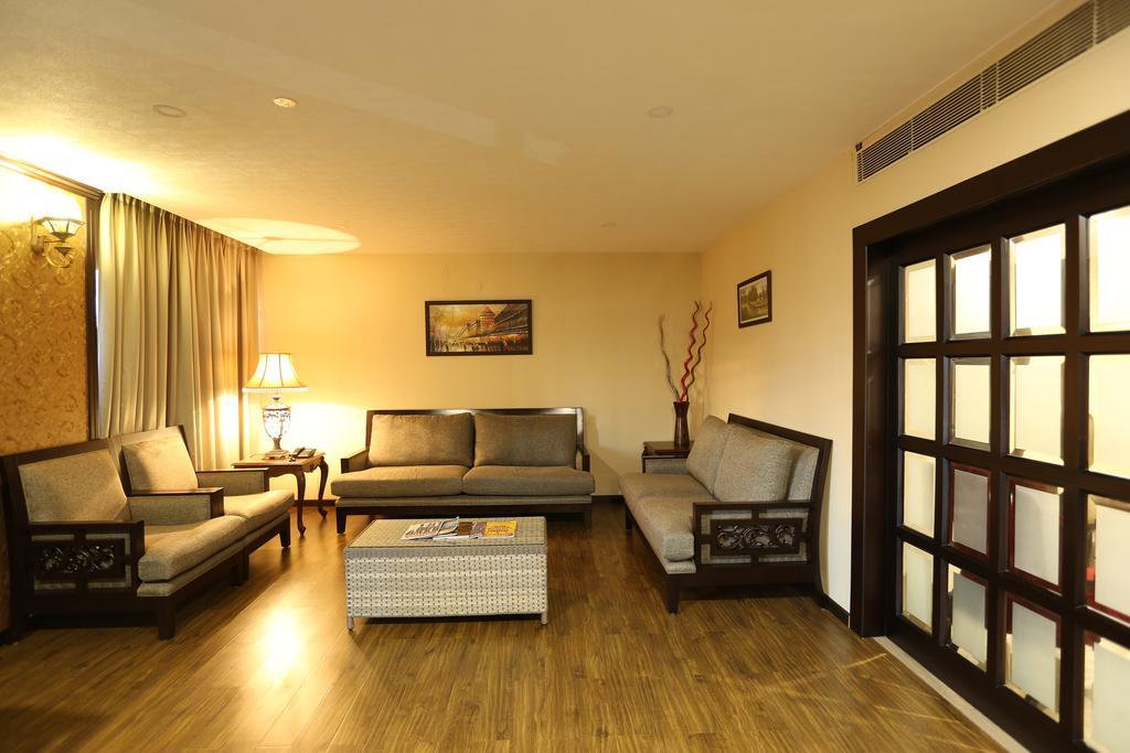 Hotel Atithi Guwahati Zewnętrze zdjęcie