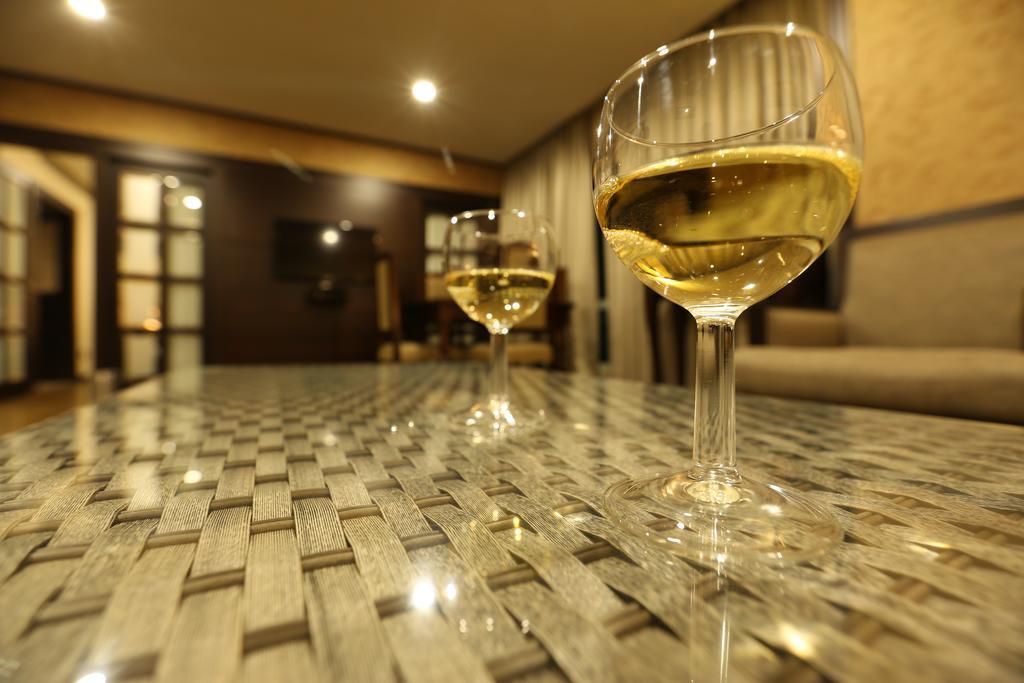 Hotel Atithi Guwahati Zewnętrze zdjęcie
