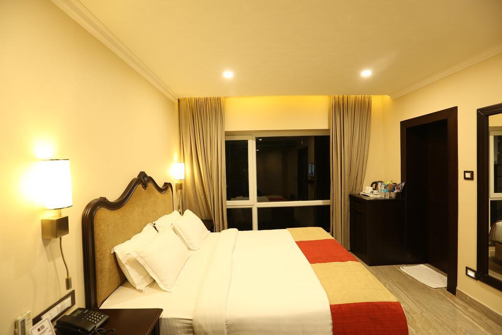 Hotel Atithi Guwahati Zewnętrze zdjęcie