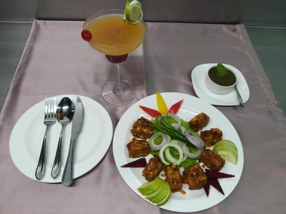 Hotel Atithi Guwahati Zewnętrze zdjęcie